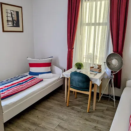 ゲストハウス Weisser Brunnen 3*